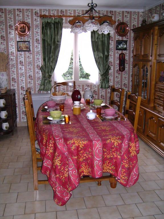 Au Repos Saint-Jean Bed & Breakfast ชีนง ภายนอก รูปภาพ